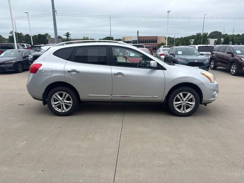 Used 2013 Nissan Rogue SV w/ Premium Pkg AWD/4WD image 4