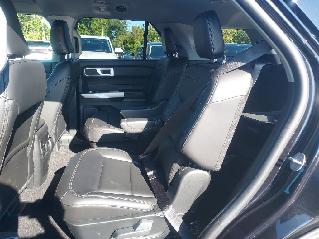 Used 2024 Ford Explorer XLT w/ Equipment Group 202A AWD/4WD image 29