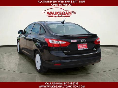 Used 2013 Ford Focus SE w/ Interior Protection Pkg FWD image 4