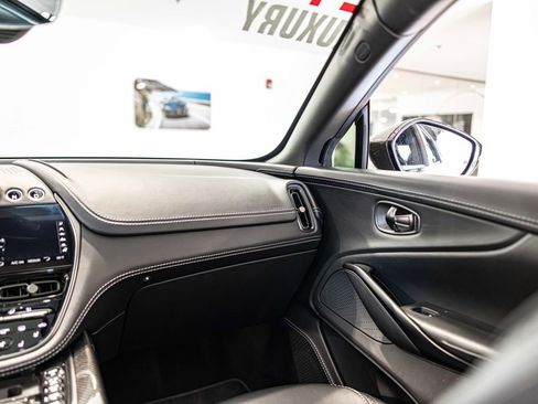 Used 2021 Aston Martin DBX AWD/4WD image 40