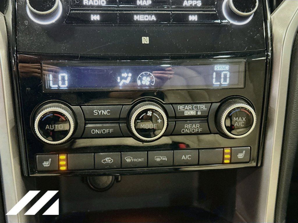Used 2022 Subaru Ascent Limited w/ Technology Package AWD/4WD image 18