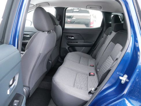 Certified 2025 Nissan Kicks SV w/ Illumination Package image 34