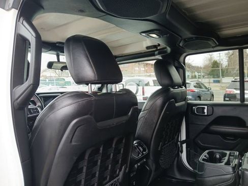 Used 2018 Jeep Wrangler Unlimited Rubicon w/ Safety Group AWD/4WD image 23