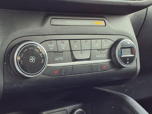 Used 2020 Ford Escape SE image 13