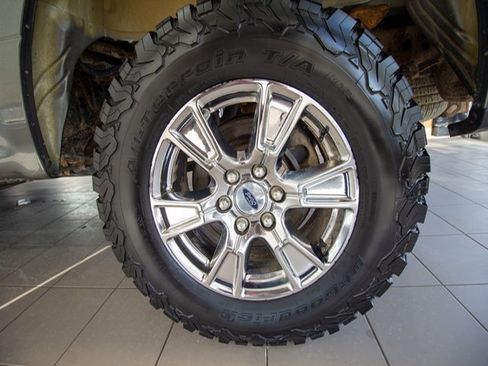 Used 2015 Ford F150 XLT w/ Equipment Group 302A Luxury image 25