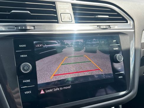 Used 2024 Volkswagen Tiguan SE image 21