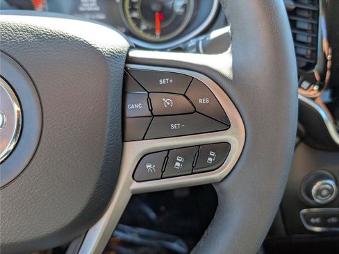 Used 2022 Jeep Cherokee Limited image 19