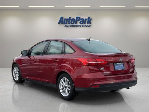 Used 2017 Ford Focus SE image 5