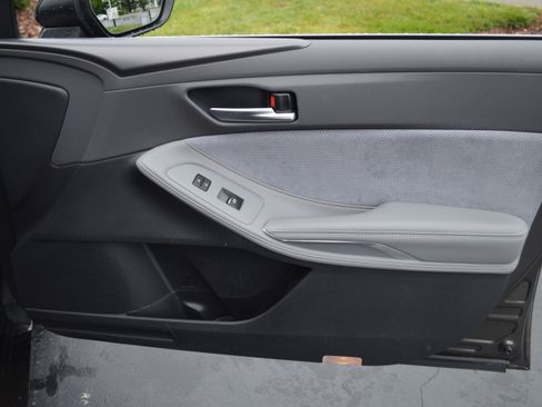 Used 2019 Toyota Avalon Touring w/ Advanced Safety Package FWD image 39