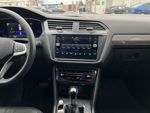 Used 2022 Volkswagen Tiguan SE FWD image 22