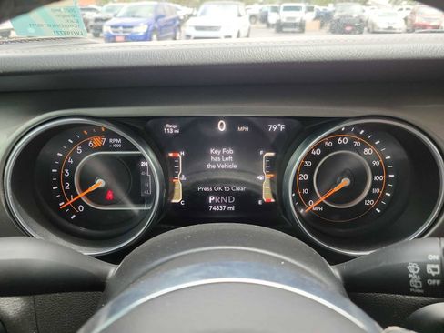 Used 2020 Jeep Wrangler Unlimited Sahara AWD/4WD image 26