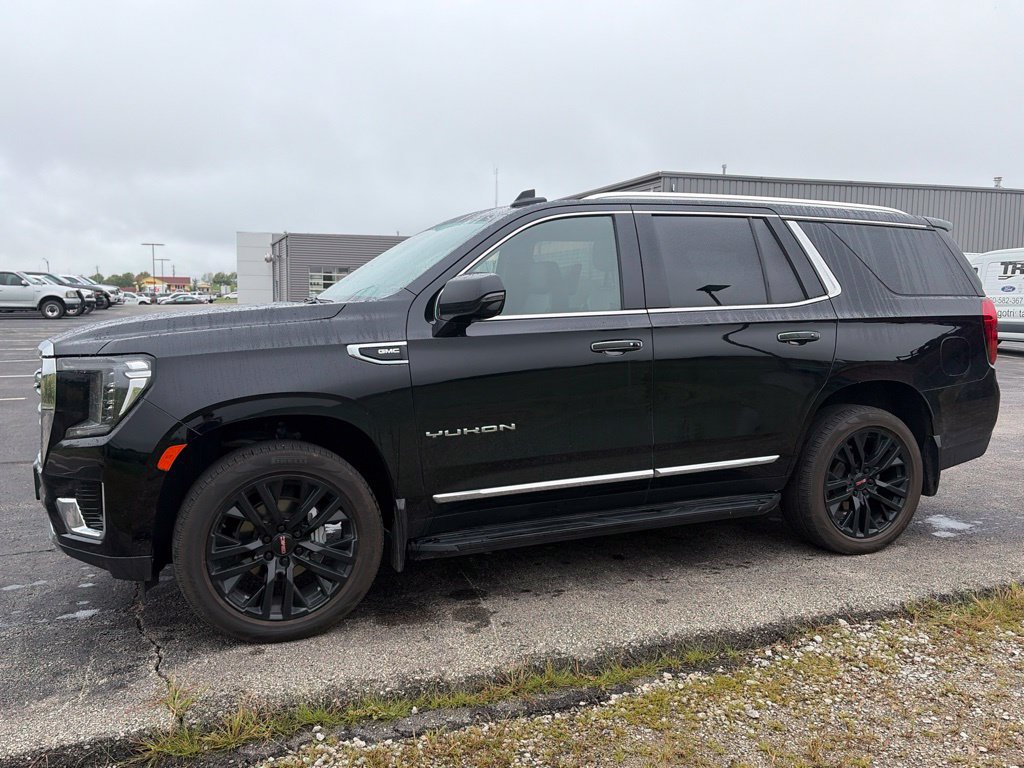 Used 2022 GMC Yukon SLT w/ SLT Luxury Package AWD/4WD image 1
