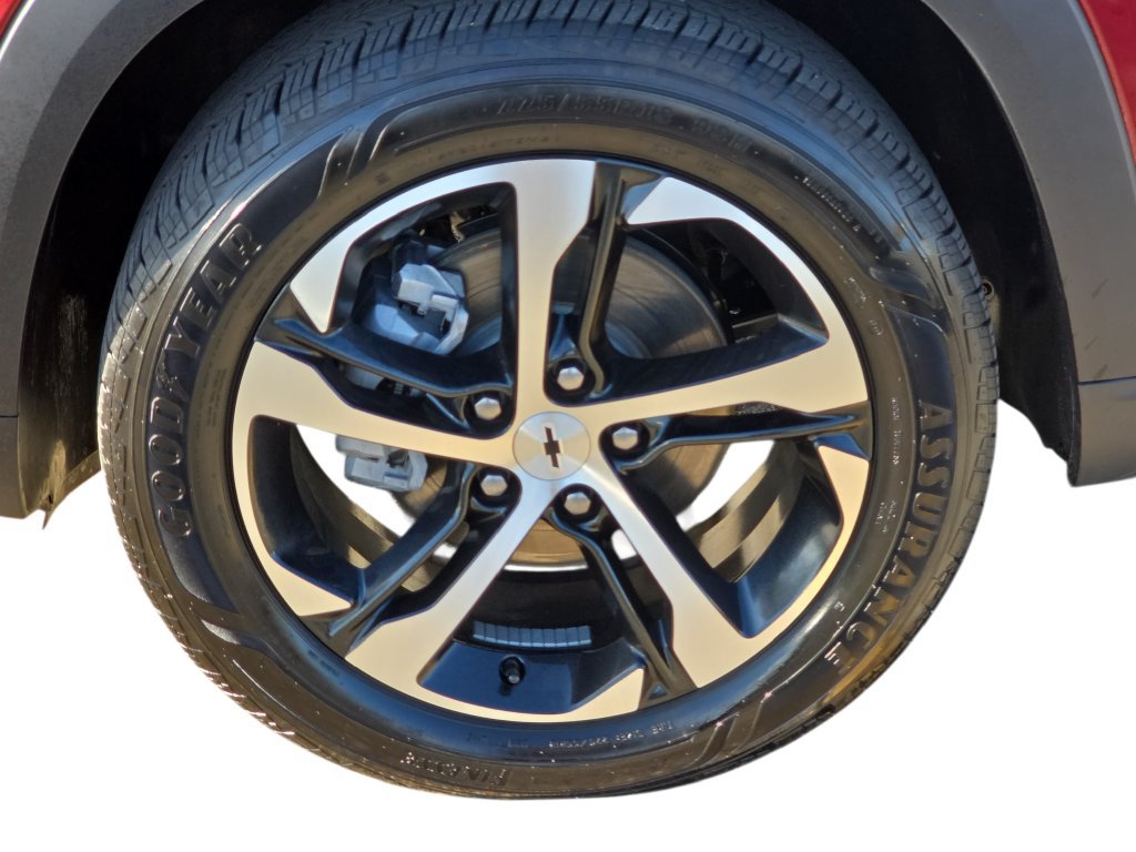 Used 2025 Chevrolet Trax RS w/ Driver Confidence Package FWD image 30