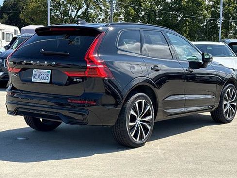Certified 2024 Volvo XC60 B5 Plus w/ Protection Package Premier AWD/4WD image 3