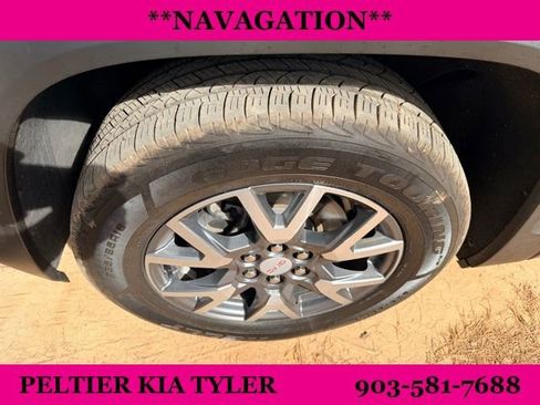 Used 2023 GMC Acadia SLT image 5