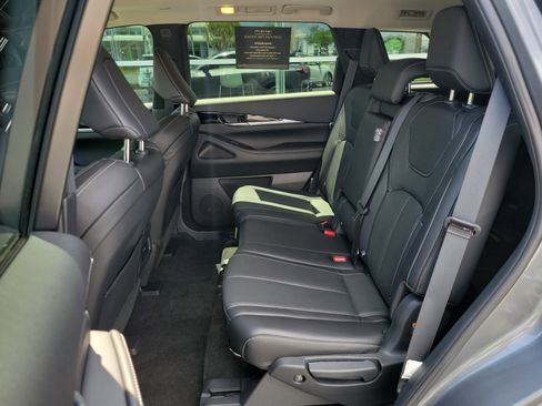 Certified 2025 INFINITI QX60 Pure image 17