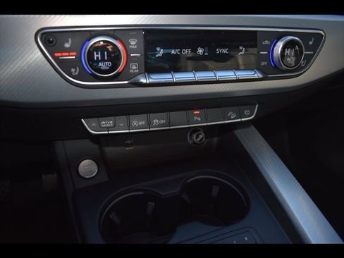 Used 2018 Audi A4 2.0T allroad Premium Plus image 12