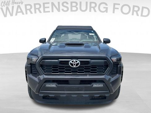Used 2024 Toyota Tacoma TRD Sport AWD/4WD image 2