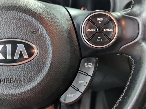 Used 2017 Kia Soul + w/ Designer's Package FWD image 11