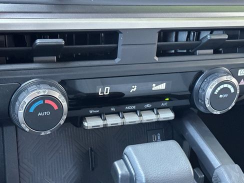 Used 2025 Toyota Tacoma TRD Sport AWD/4WD image 20