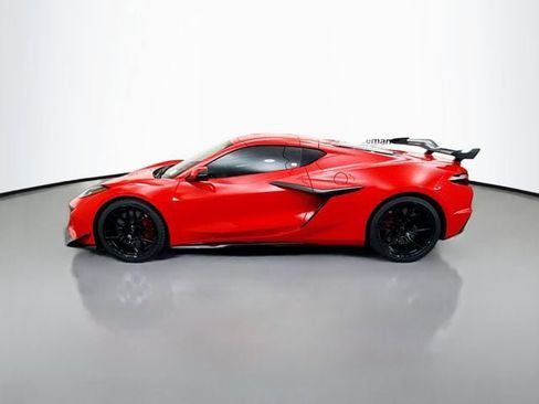 Used 2023 Chevrolet Corvette Z06 w/ Z07 Performance Package RWD image 4