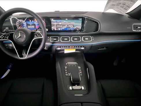 New 2026 Mercedes-Benz GLS 450 4MATIC image 8