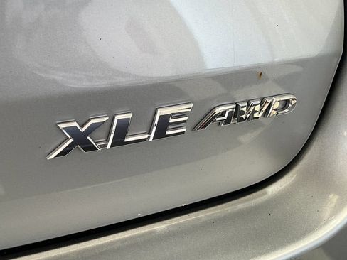 Used 2018 Toyota Highlander XLE AWD/4WD image 12