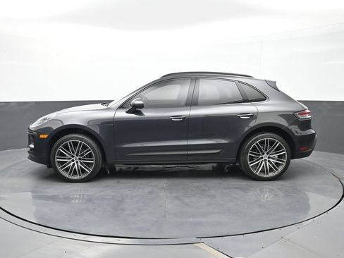 Certified 2025 Porsche Macan AWD/4WD image 2
