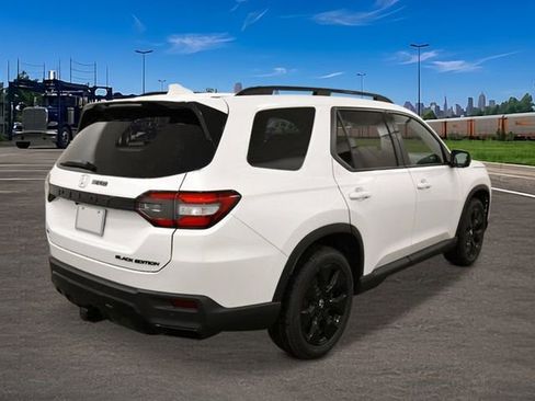 New 2026 Honda Pilot Black Edition image 5