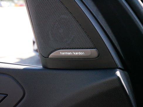 Used 2019 BMW X5 xDrive50i w/ M Sport Package image 26