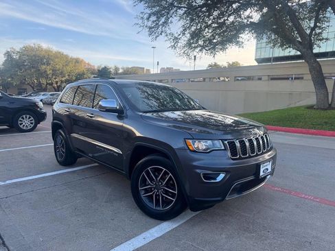 Used 2019 Jeep Grand Cherokee Limited image 2