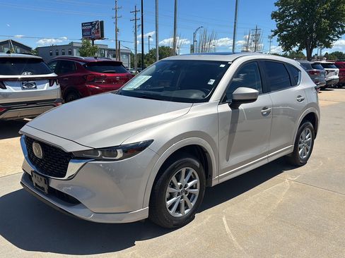 Used 2025 MAZDA CX-5 AWD 2.5 S w/ Preferred Package image 3