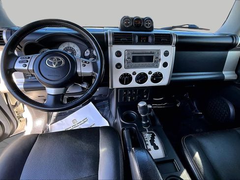 Used 2014 Toyota FJ Cruiser 4WD w/ Upgrade Package image 15