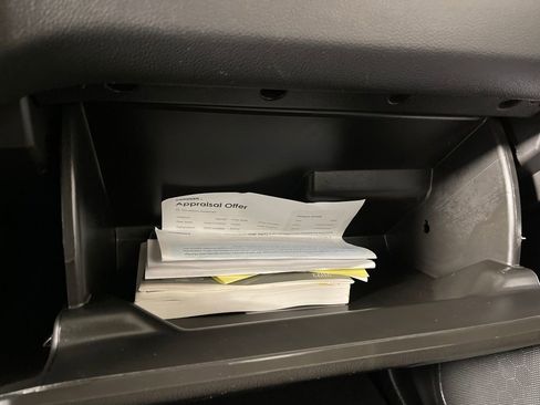 Used 2022 Chevrolet Colorado LT w/ Redline Special Edition image 25