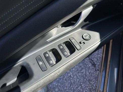 Used 2024 Hyundai Elantra SEL w/ Convenience Package image 19