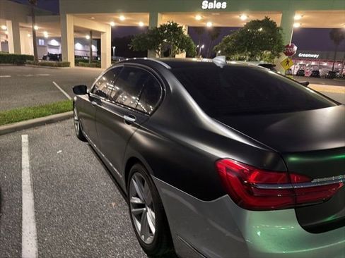 Used 2018 BMW 750i image 5