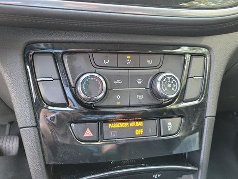 Used 2021 Buick Encore Preferred AWD/4WD image 14