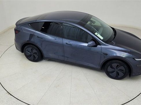 Used 2026 Tesla Model Y Long Range image 75