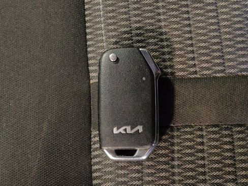 Used 2023 Kia Sorento LX FWD image 32
