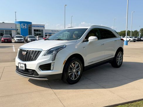 Used 2023 Cadillac XT5 Premium Luxury FWD image 3