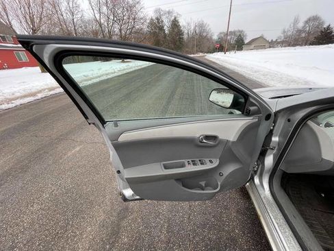 Used 2009 Chevrolet Malibu LS image 20