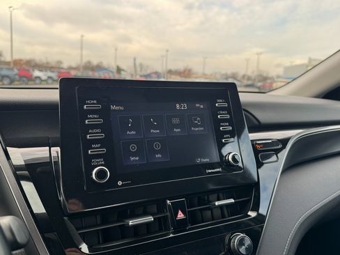 Used 2021 Toyota Camry SE image 19