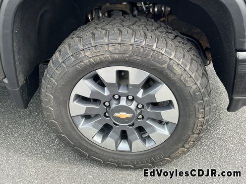 Used 2023 Chevrolet Silverado 2500 Custom w/ Custom Value Package image 14