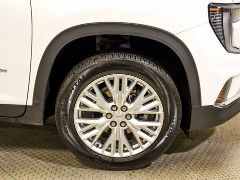 Used 2024 GMC Acadia Elevation image 13