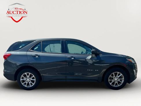 Used 2018 Chevrolet Equinox LS FWD image 4