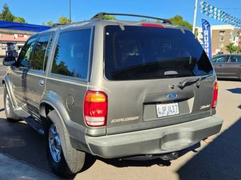 Used 2000 Ford Explorer Limited RWD image 4