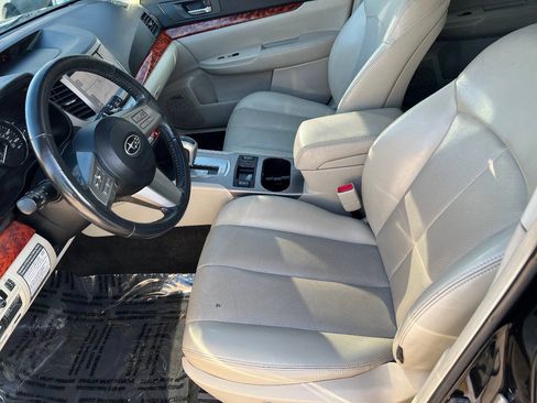 Used 2011 Subaru Outback 2.5i Limited AWD/4WD image 20