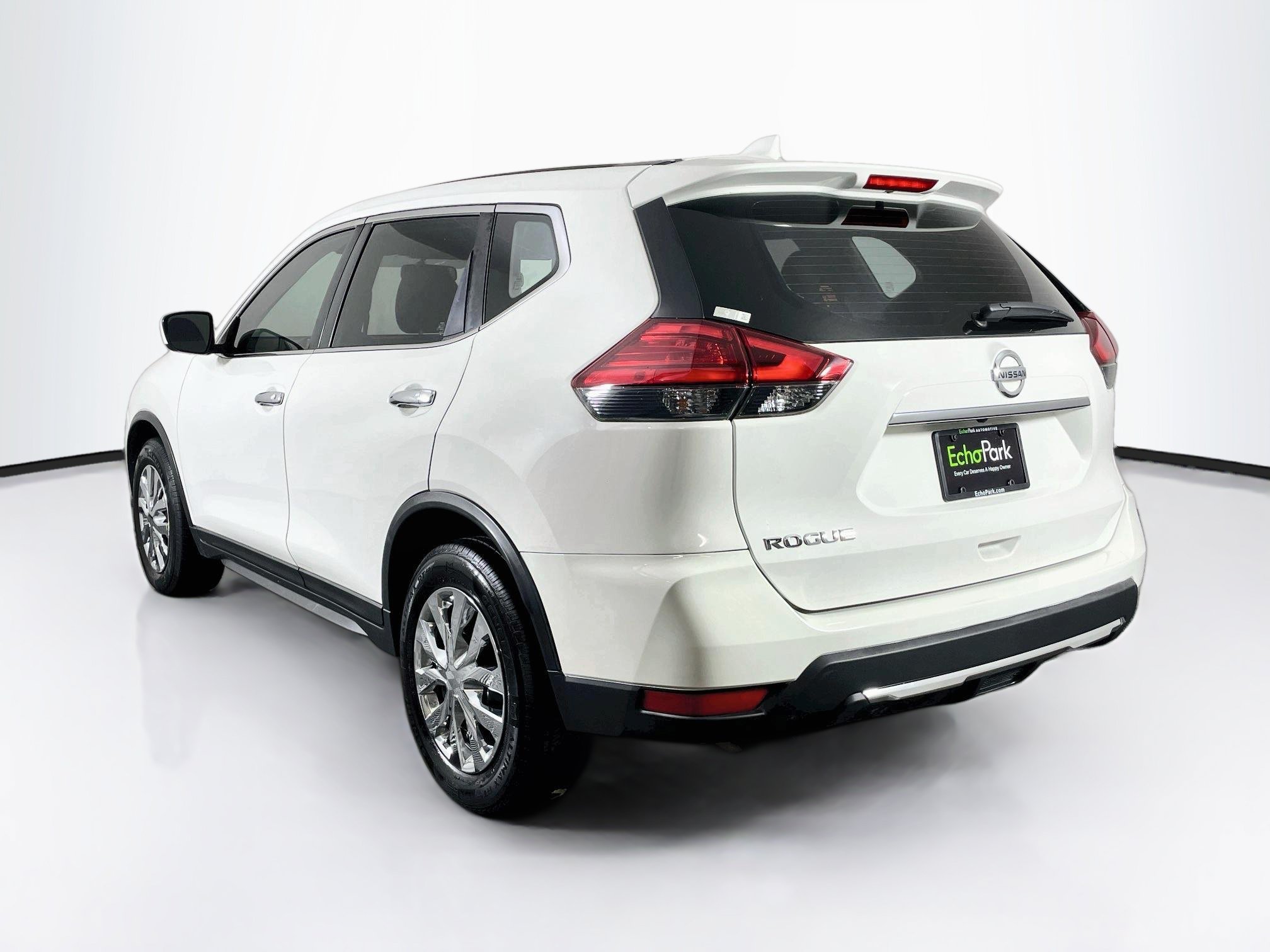 Used 2017 Nissan Rogue S FWD image 5