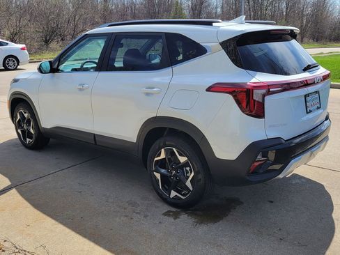 Used 2024 Kia Seltos EX AWD/4WD image 5