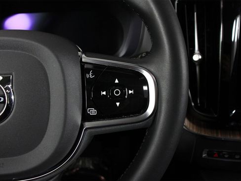 Certified 2023 Volvo XC60 B5 Ultimate image 11